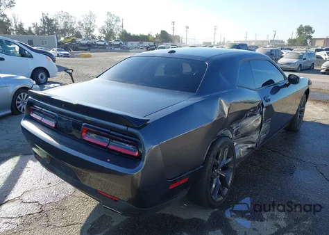 2021 Dodge Challenger Sxt z USA, uszkodzony, nr VIN 2C3CDZAG2MH573716
